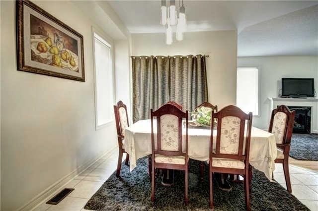 365 Michener Pl, House detached with 4 bedrooms, 3 bathrooms and 4 parking in Milton ON | Image 7