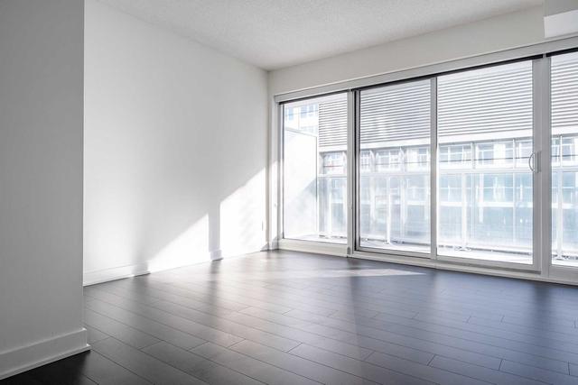 1002 - 17 Bathurst St, Condo with 2 bedrooms, 2 bathrooms and 0 parking in Toronto ON | Image 15
