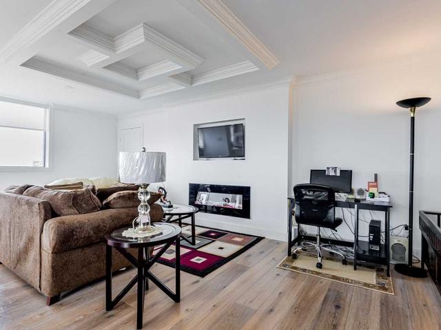 2006 - 133 Torresdale Ave, Condo with 3 bedrooms, 2 bathrooms and 1 parking in Toronto ON | Image 1