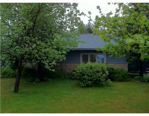 81 North Shore Rd, House detached with 2 bedrooms, 1 bathrooms and null parking in Northern Bruce Peninsula ON | Image 1