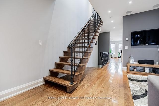 1878b Keele St, House semidetached with 3 bedrooms, 4 bathrooms and 4 parking in Toronto ON | Image 37