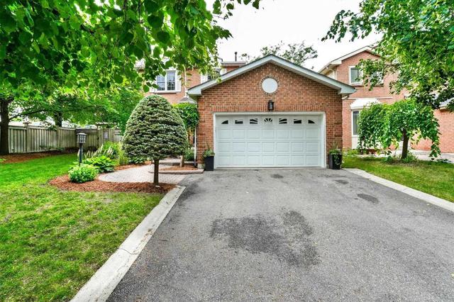 22 Conover Crt, House detached with 4 bedrooms, 4 bathrooms and 4 parking in Brampton ON | Image 2