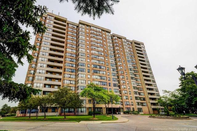 1704 - 10 Malta Ave, Condo with 3 bedrooms, 2 bathrooms and 1 parking in Brampton ON | Image 2