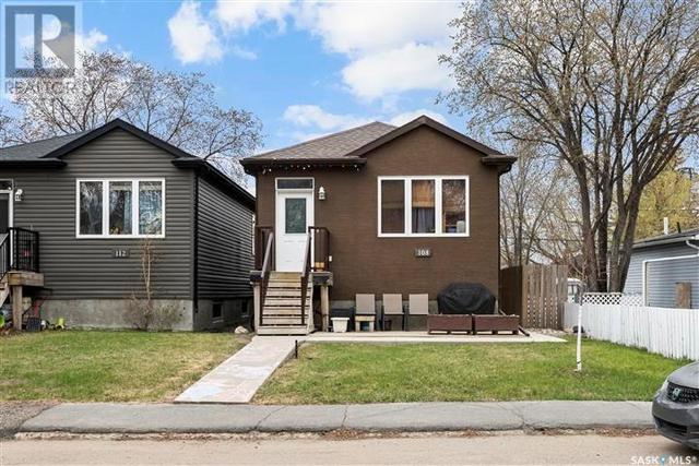 108 Osler Street, House detached with 5 bedrooms, 2 bathrooms and null parking in Regina SK | Image 2
