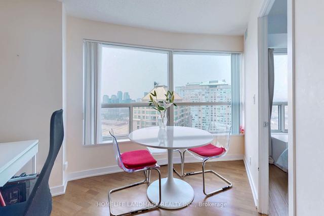 2810 - 36 Lee Centre Dr, Condo with 2 bedrooms, 2 bathrooms and 1 parking in Toronto ON | Image 9
