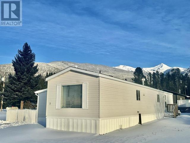 7 - 955 13th Avenue, House other with 3 bedrooms, 1 bathrooms and null parking in Valemount BC | Image 1
