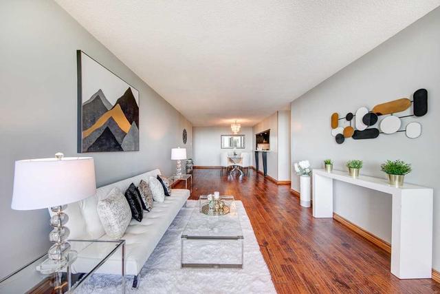 1304 - 10 Tangreen Crt, Condo with 3 bedrooms, 2 bathrooms and 1 parking in Toronto ON | Image 2