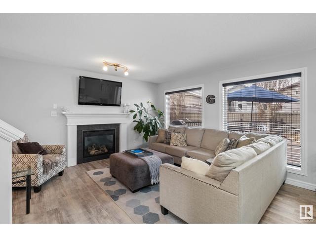 20324 47 Av Nw, House detached with 4 bedrooms, 3 bathrooms and 4 parking in Edmonton AB | Image 4