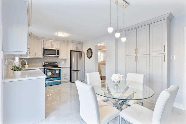 3265 Magwood Rd, House detached with 4 bedrooms, 4 bathrooms and 6 parking in Mississauga ON | Image 2