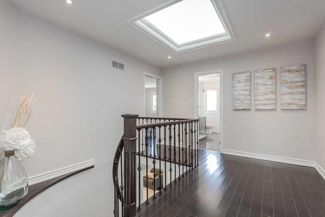 315 Manhattan Dr, House detached with 4 bedrooms, 5 bathrooms and 4 parking in Markham ON | Image 11