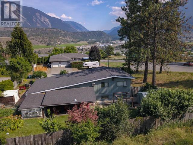 383 Pine Street, House detached with 3 bedrooms, 2 bathrooms and null parking in Lillooet BC | Image 4