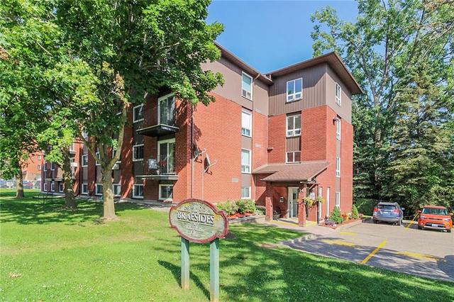22 - 14 Charlotte Place, Condo with 2 bedrooms, 1 bathrooms and 1 parking in Brockville ON | Image 1
