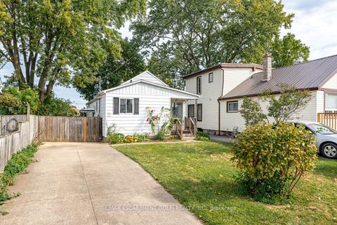 12 David St, House detached with 3 bedrooms, 1 bathrooms and 3 parking in St. Catharines ON | Card Image