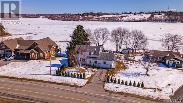 1635 Riverside Drive, House detached with 4 bedrooms, 2 bathrooms and null parking in Bathurst NB | Image 3