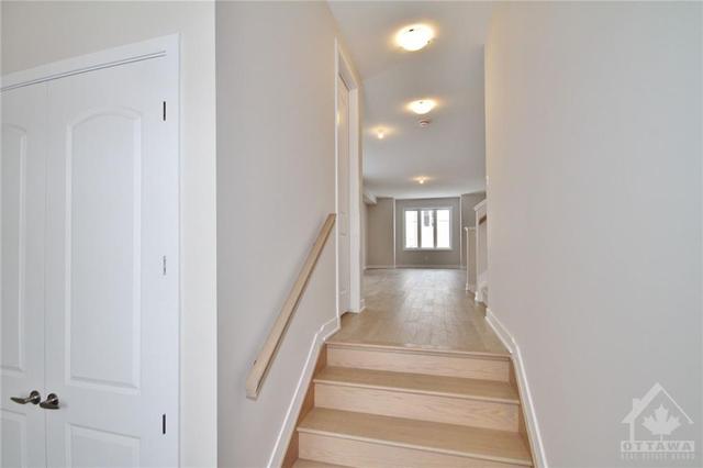 212 Pursuit Terrace, House detached with 3 bedrooms, 4 bathrooms and 4 parking in Ottawa ON | Image 4