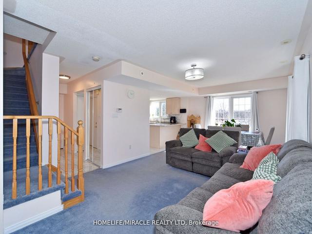 116 - 200 Mclevin Ave, Townhouse with 2 bedrooms, 1 bathrooms and 1 parking in Toronto ON | Image 2