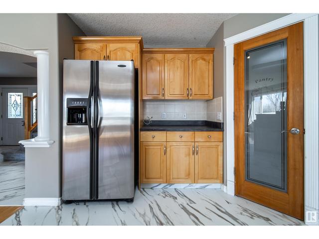 7915 3 Av Sw, House detached with 3 bedrooms, 3 bathrooms and null parking in Edmonton AB | Image 7