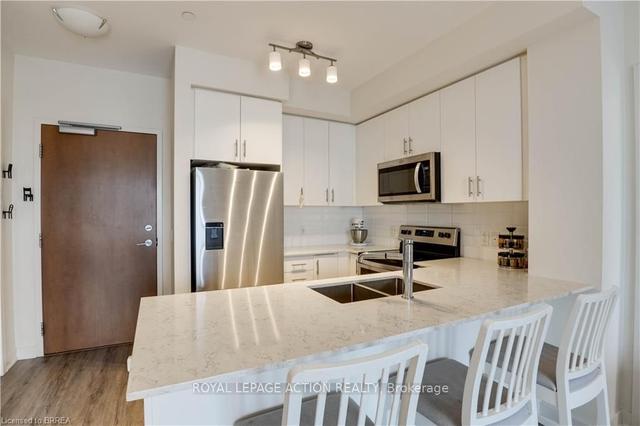 512 - 340 Plains Rd E, Condo with 2 bedrooms, 2 bathrooms and 1 parking in Burlington ON | Image 5