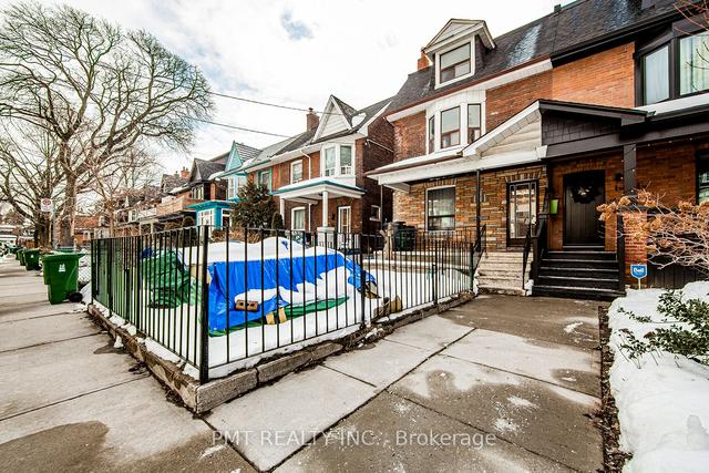 upper - 25 Sandford Ave, House semidetached with 2 bedrooms, 1 bathrooms and 0 parking in Toronto ON | Image 1