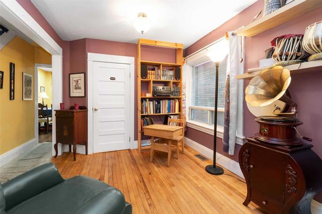 574 Coxwell Ave, House semidetached with 3 bedrooms, 3 bathrooms and 2 parking in Toronto ON | Image 3