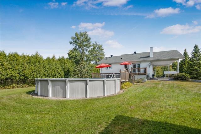 644 Station Road, House detached with 4 bedrooms, 1 bathrooms and 8 parking in Alfred and Plantagenet ON | Image 5