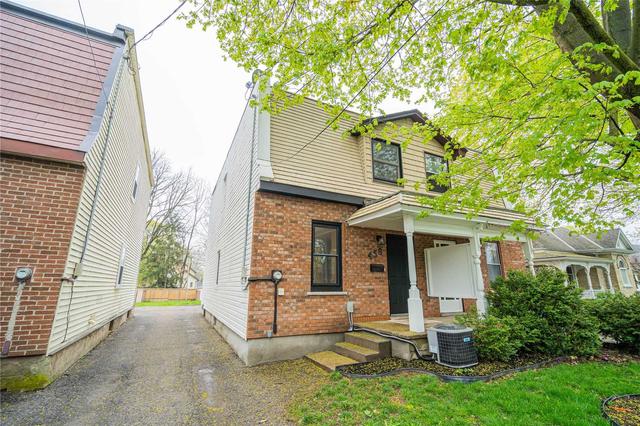 458 Margaret St, House semidetached with 3 bedrooms, 2 bathrooms and 2 parking in Cambridge ON | Image 1