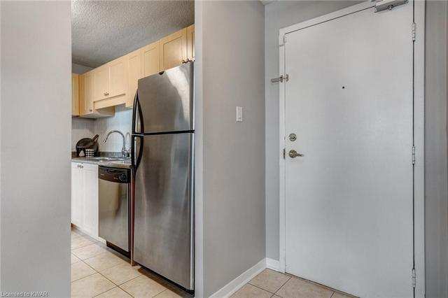 304 - 2900 Battleford Road, House attached with 2 bedrooms, 1 bathrooms and 1 parking in Mississauga ON | Image 1