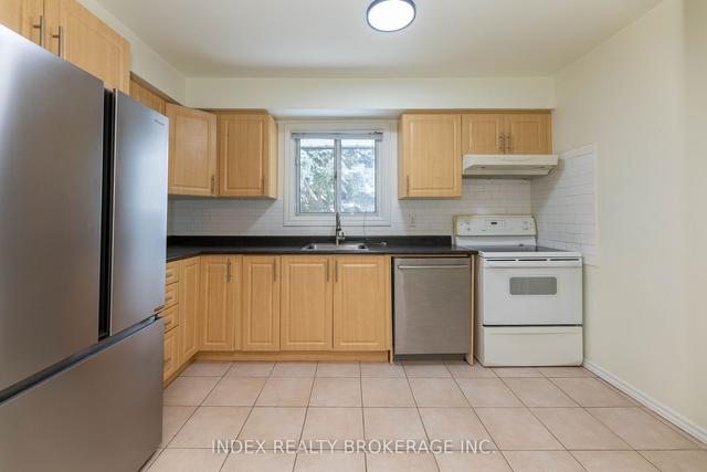unit 2 - 1100 Oxford St, Townhouse with 3 bedrooms, 2 bathrooms and 1 parking in Oshawa ON | Image 5