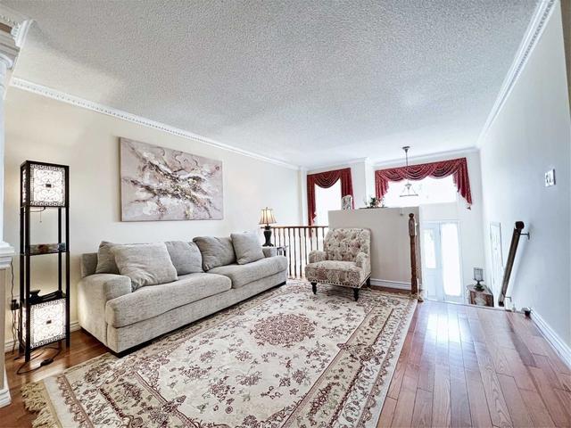 8 Monk Cres, House detached with 2 bedrooms, 2 bathrooms and 3 parking in Ajax ON | Image 33