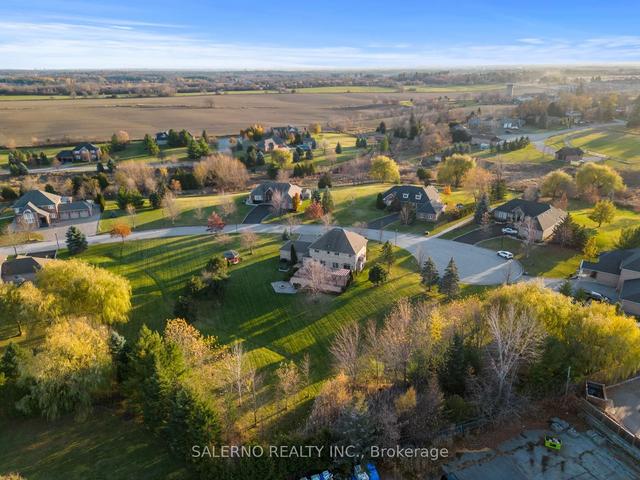 10 Farmcrest Crt, House detached with 4 bedrooms, 5 bathrooms and 12 parking in King ON | Image 35