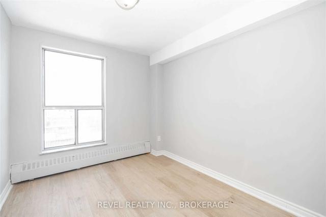 230 - 10 Eddystone Ave, Townhouse with 3 bedrooms, 2 bathrooms and 1 parking in Toronto ON | Image 5