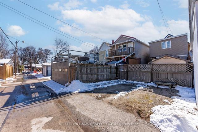 481 Jones Ave, House detached with 3 bedrooms, 3 bathrooms and 2 parking in Toronto ON | Image 21