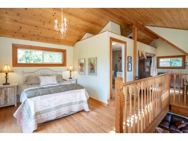 8788 Highway 6, House detached with 2 bedrooms, 2 bathrooms and null parking in Central Kootenay H BC | Image 26