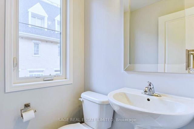 204 - 400 Hopewell Ave, Townhouse with 2 bedrooms, 2 bathrooms and 1 parking in Toronto ON | Image 19