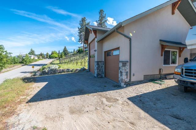 2575 Winifred Road, House detached with 3 bedrooms, 2 bathrooms and 3 parking in Okanagan Similkameen E BC | Image 10