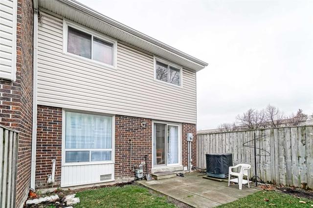 22 Sandringham Crt, Townhouse with 4 bedrooms, 3 bathrooms and 2 parking in Brampton ON | Image 32