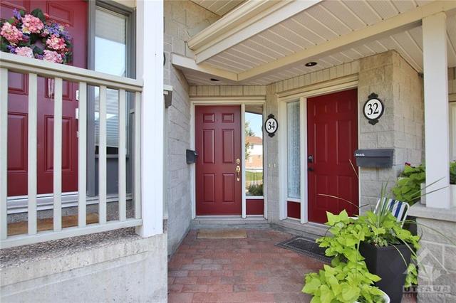 34 Robson Court, Condo with 2 bedrooms, 2 bathrooms and 1 parking in Ottawa ON | Image 3