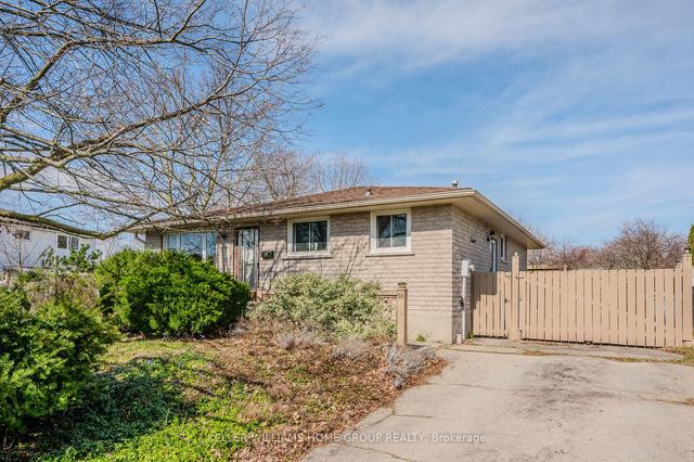 33 Dovercliffe Rd, House detached with 3 bedrooms, 3 bathrooms and 2 parking in Guelph ON | Image 12