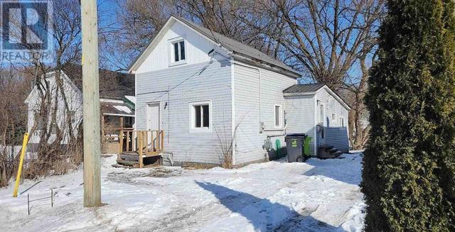 294 Pittsburgh Ave, House detached with 3 bedrooms, 1 bathrooms and null parking in Sault Ste. Marie ON | Image 1