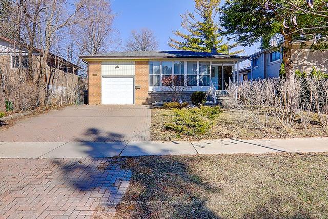 106 Rameau Dr, House detached with 3 bedrooms, 3 bathrooms and 3 parking in Toronto ON | Image 1