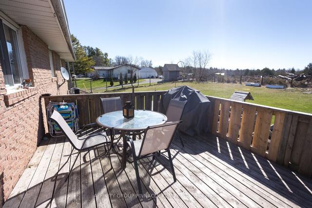 940 Portage Rd, House detached with 3 bedrooms, 1 bathrooms and 12 parking in Kawartha Lakes ON | Image 38