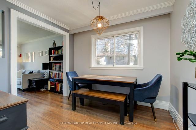 14 Louisa St, House semidetached with 3 bedrooms, 3 bathrooms and 3 parking in Toronto ON | Image 2