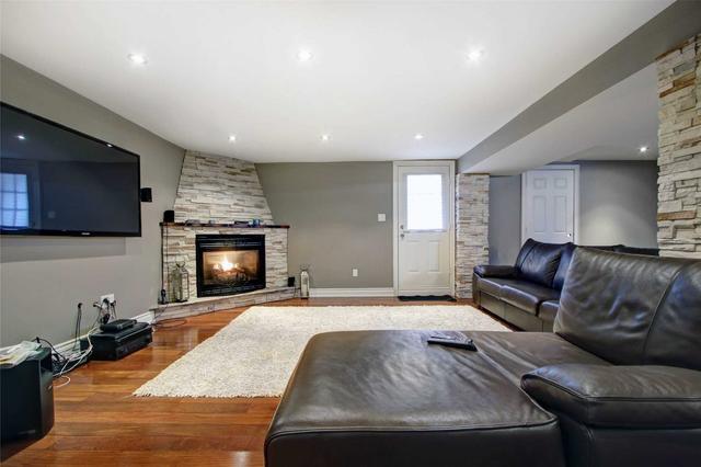 85 Robertson Clse, House detached with 4 bedrooms, 3 bathrooms and 6 parking in Vaughan ON | Image 9