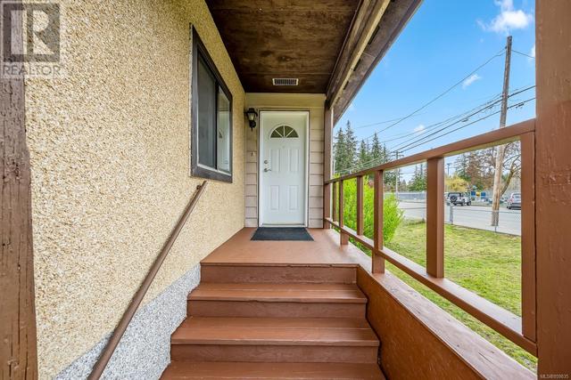 2814 Dunsmuir Ave, House detached with 2 bedrooms, 1 bathrooms and 1 parking in Cumberland BC | Image 2
