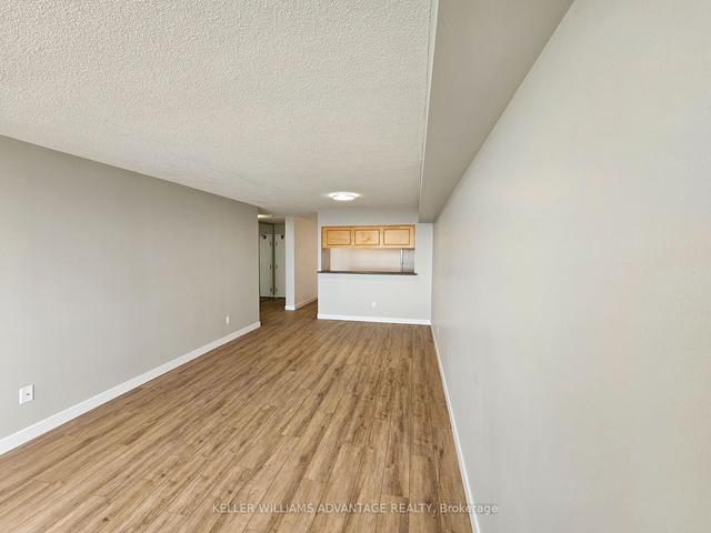 1108 - 26 Hanover Rd, Condo with 2 bedrooms, 2 bathrooms and 2 parking in Brampton ON | Image 3