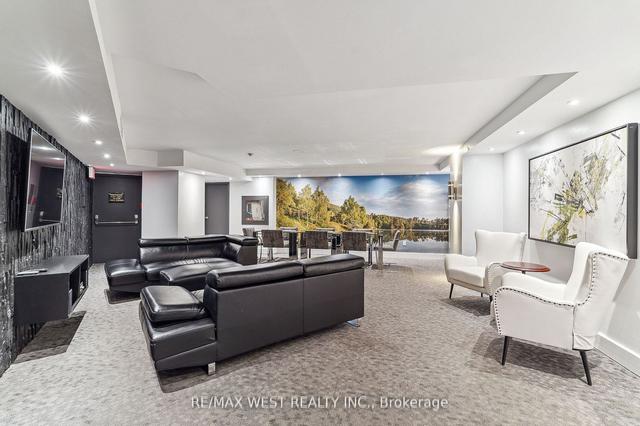 303 - 33 University Ave, Condo with 1 bedrooms, 2 bathrooms and 0 parking in Toronto ON | Image 3