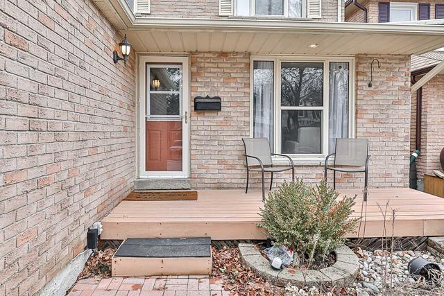 28 Vanessa Rd, House attached with 3 bedrooms, 3 bathrooms and 5 parking in Markham ON | Image 30