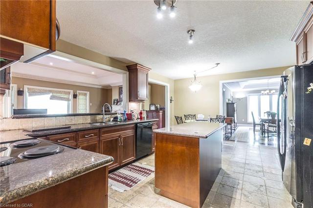 201 Maltby Road W, House detached with 5 bedrooms, 3 bathrooms and 13 parking in Guelph ON | Image 9