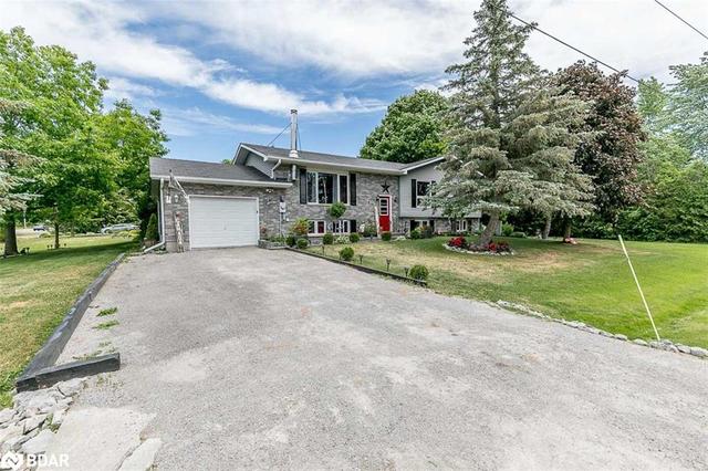 1 English Rd Road, House detached with 5 bedrooms, 2 bathrooms and 5 parking in Kawartha Lakes ON | Image 3