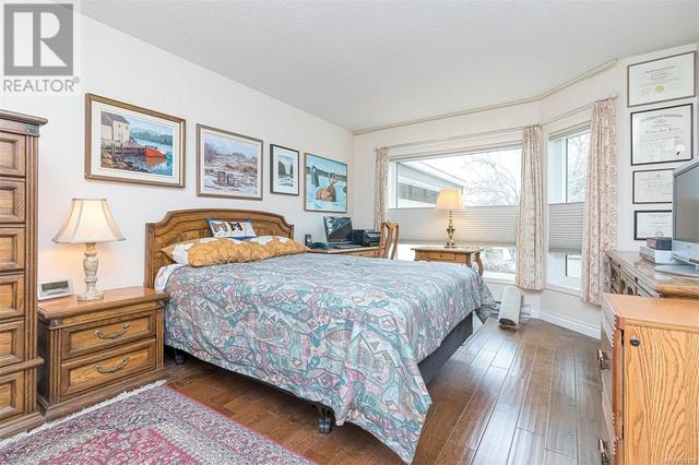 59 - 901 Kentwood Lane, House attached with 2 bedrooms, 2 bathrooms and 2 parking in Saanich BC | Image 13